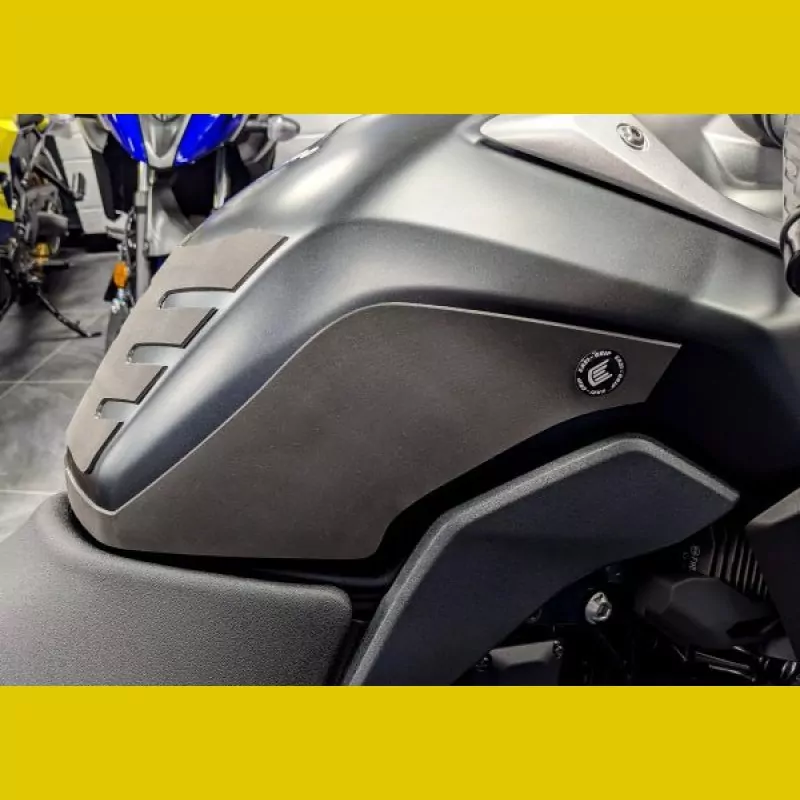 Eazi-Grip WRAP Tank Traction Pads Suzuki GSX-8 S / GSX-8 R