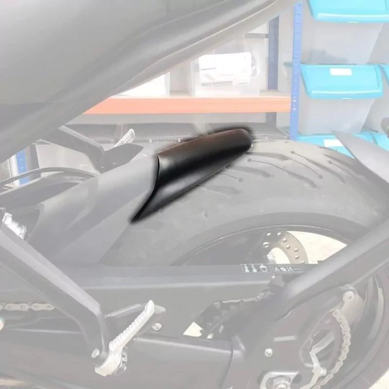 Pyramid Hinterradabdeckung Verlängerung Schwarz Matt Triumph Trident 660 2021-