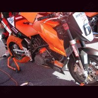 R&G Racing Obere Sturzpads No Cut passend für KTM Super Duke 990 / 990 R R&G Racing Obere Sturzpads No Cut passend für KTM Super Duke 990 / 990 R