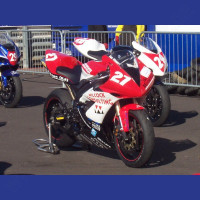 R&G Racing Sturzpads hinten No Cut passend für Yamaha YZF R1 RN12 2004-2006 R&G Racing Sturzpads hinten No Cut passend für Yamaha YZF R1 RN12 2004-2006